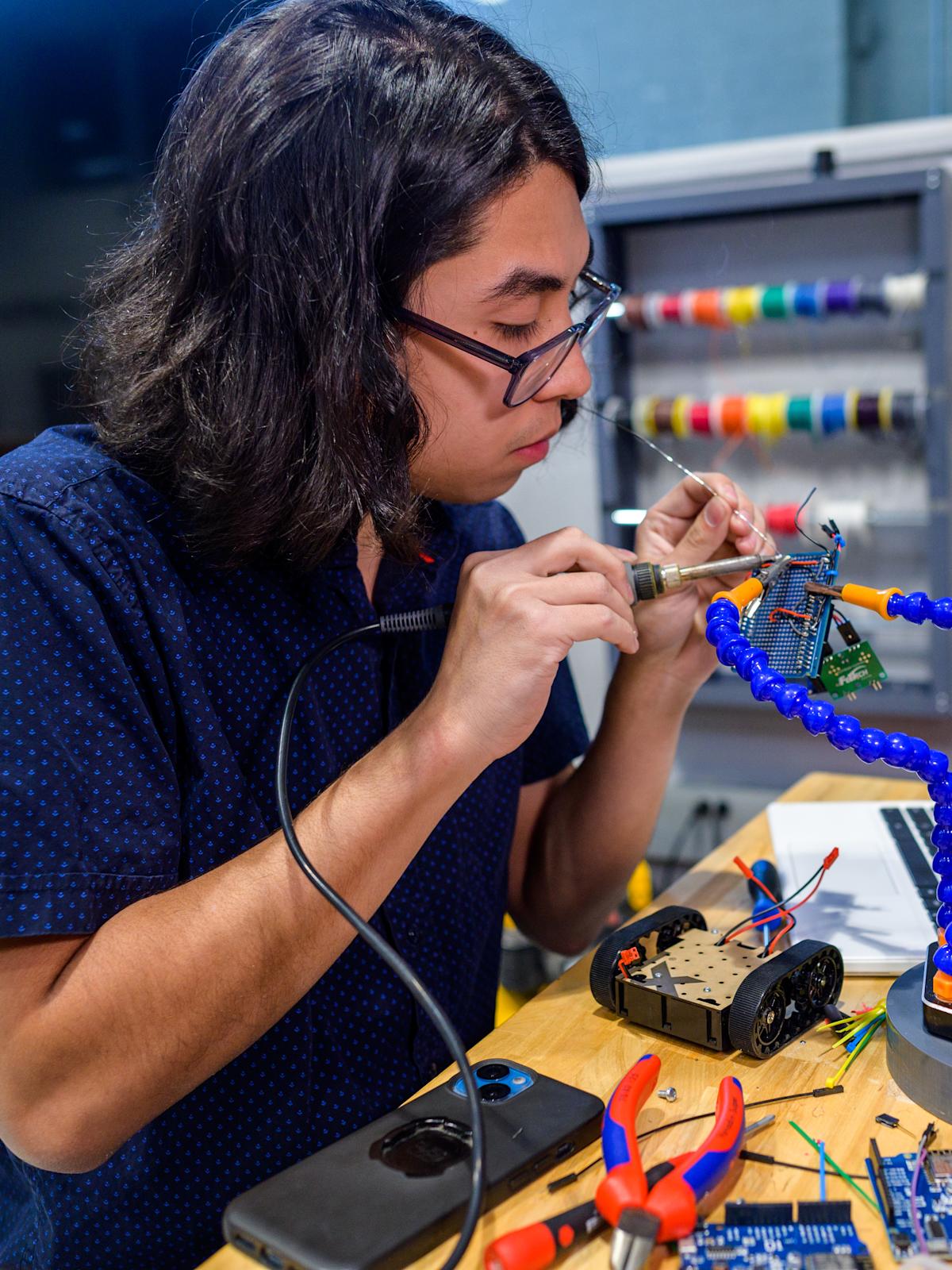 Student working in the Maker Center.