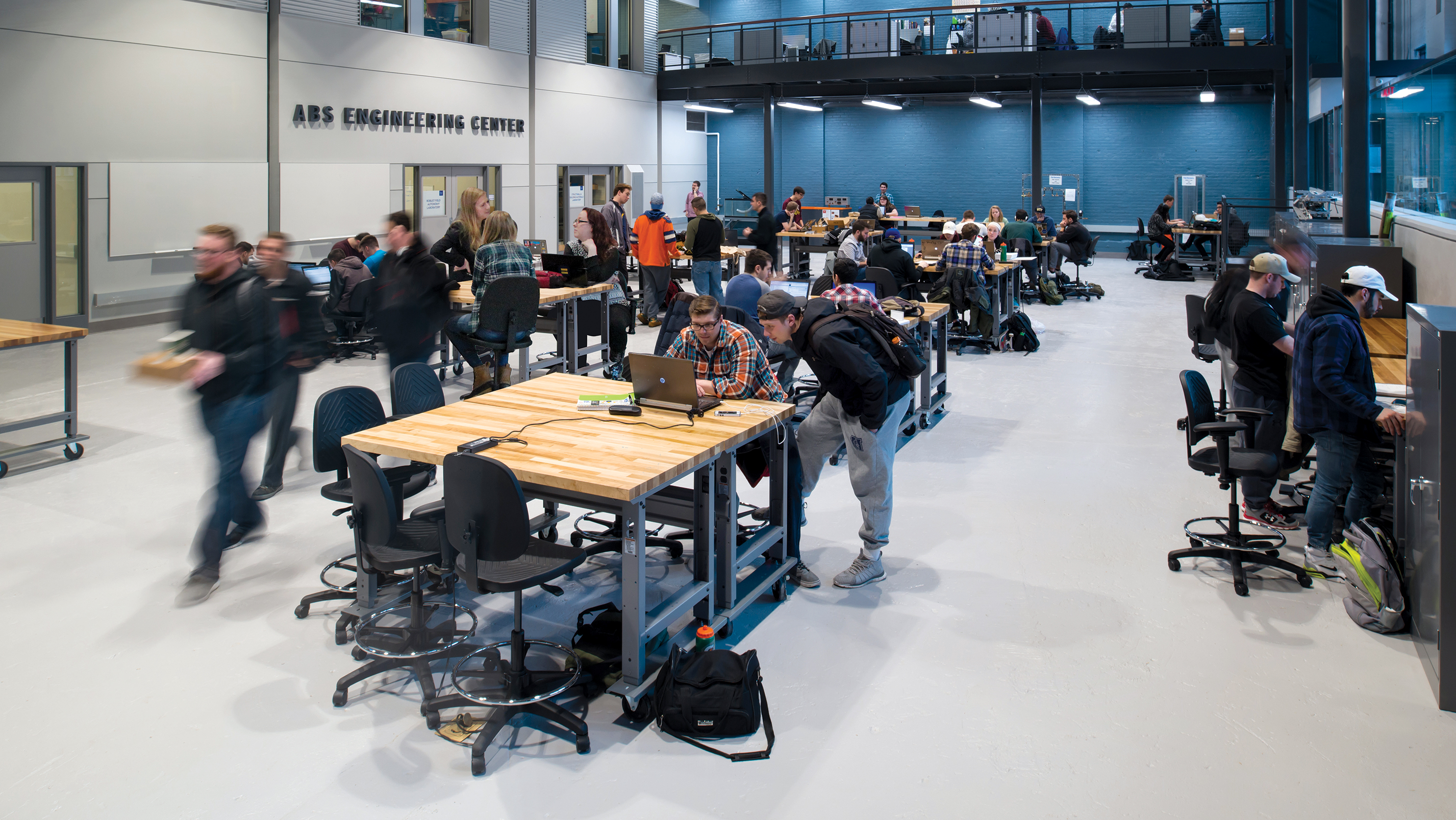 Students collaborate in teh ABS Engineering Center.