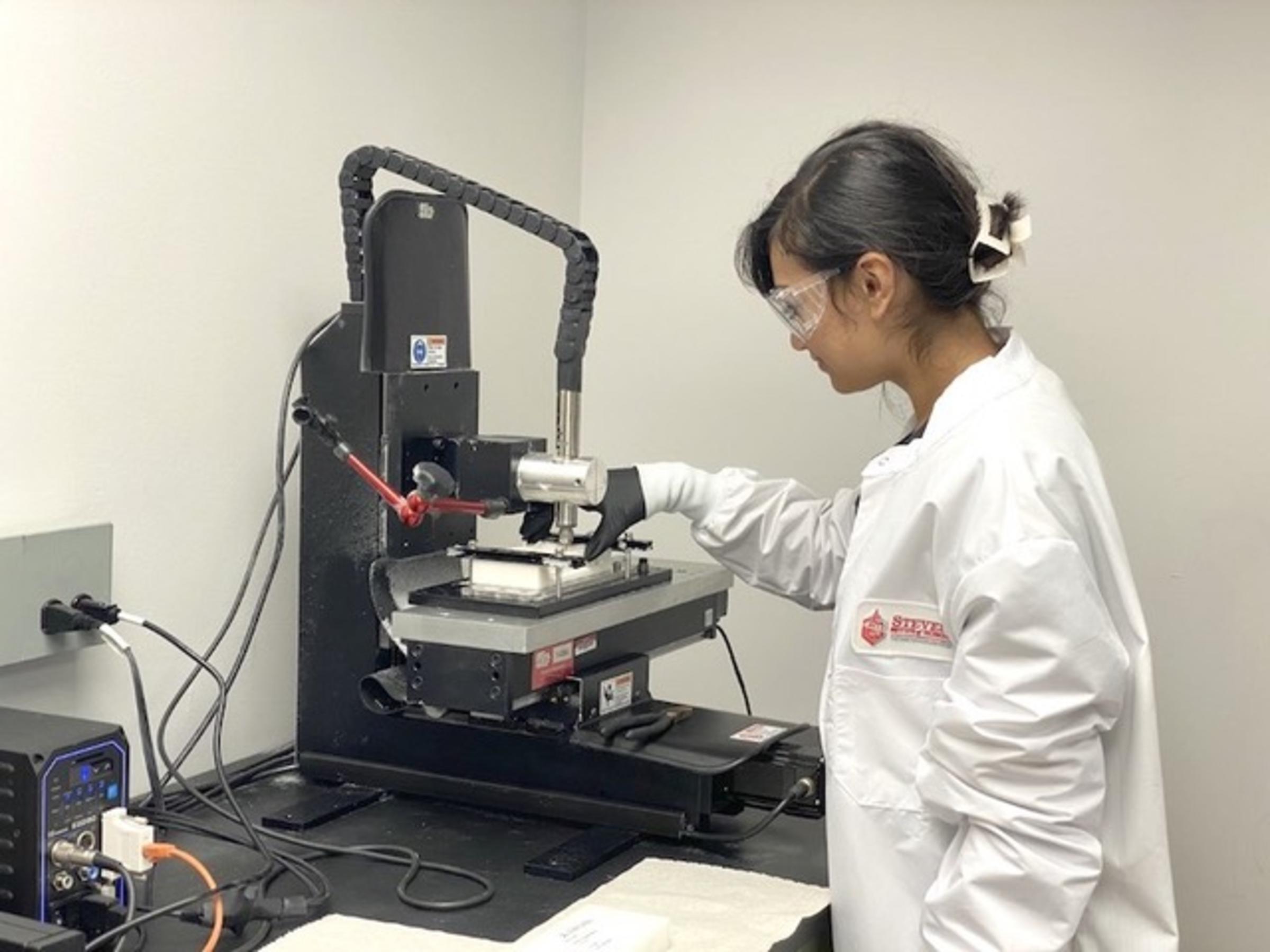 Bisma Bhatti (a BME Undergraduate student) creating a lung bioreactor using a CNC machine