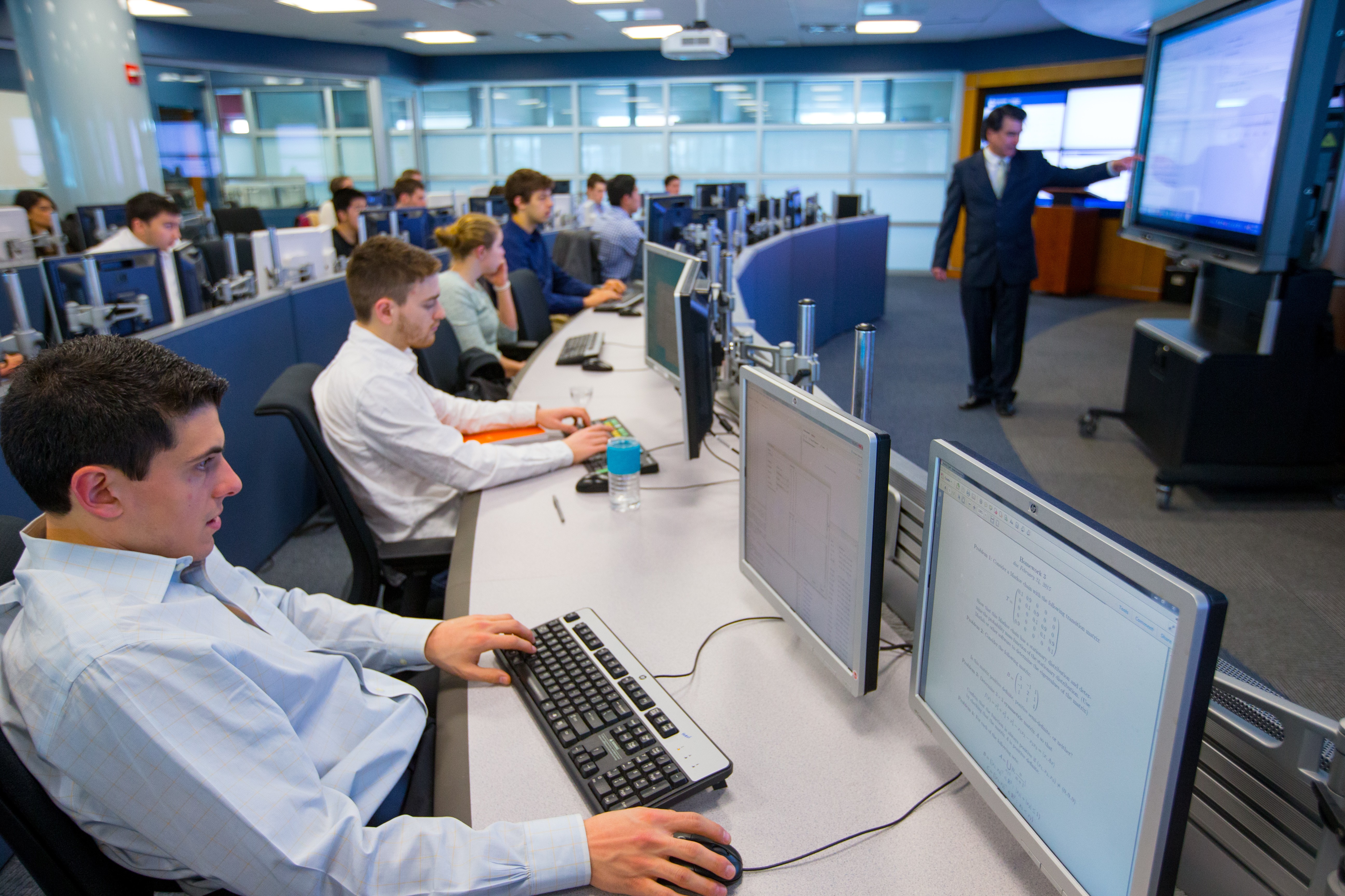 Image of Stevens business classroom with students