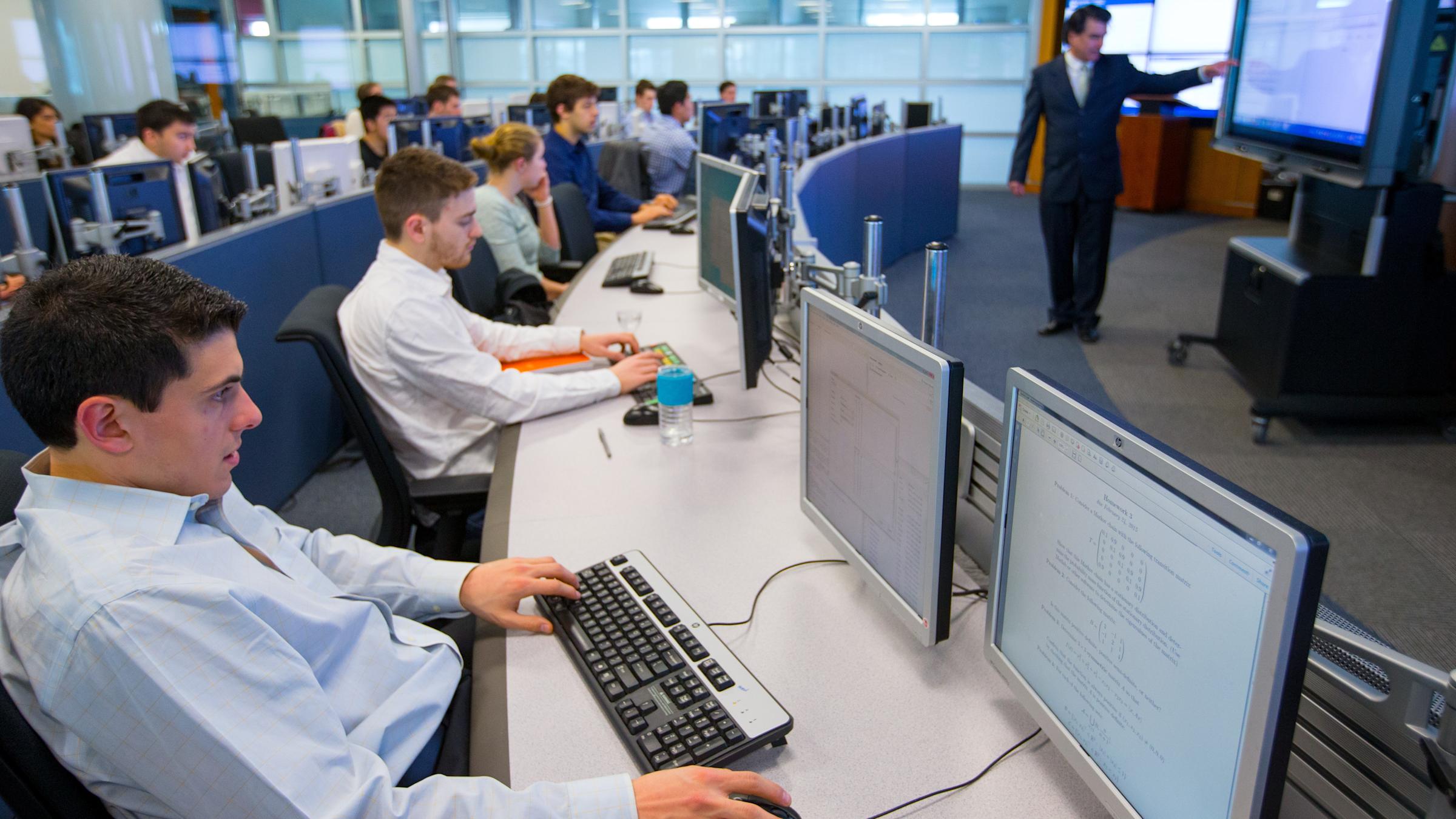 Image of Stevens business classroom with students