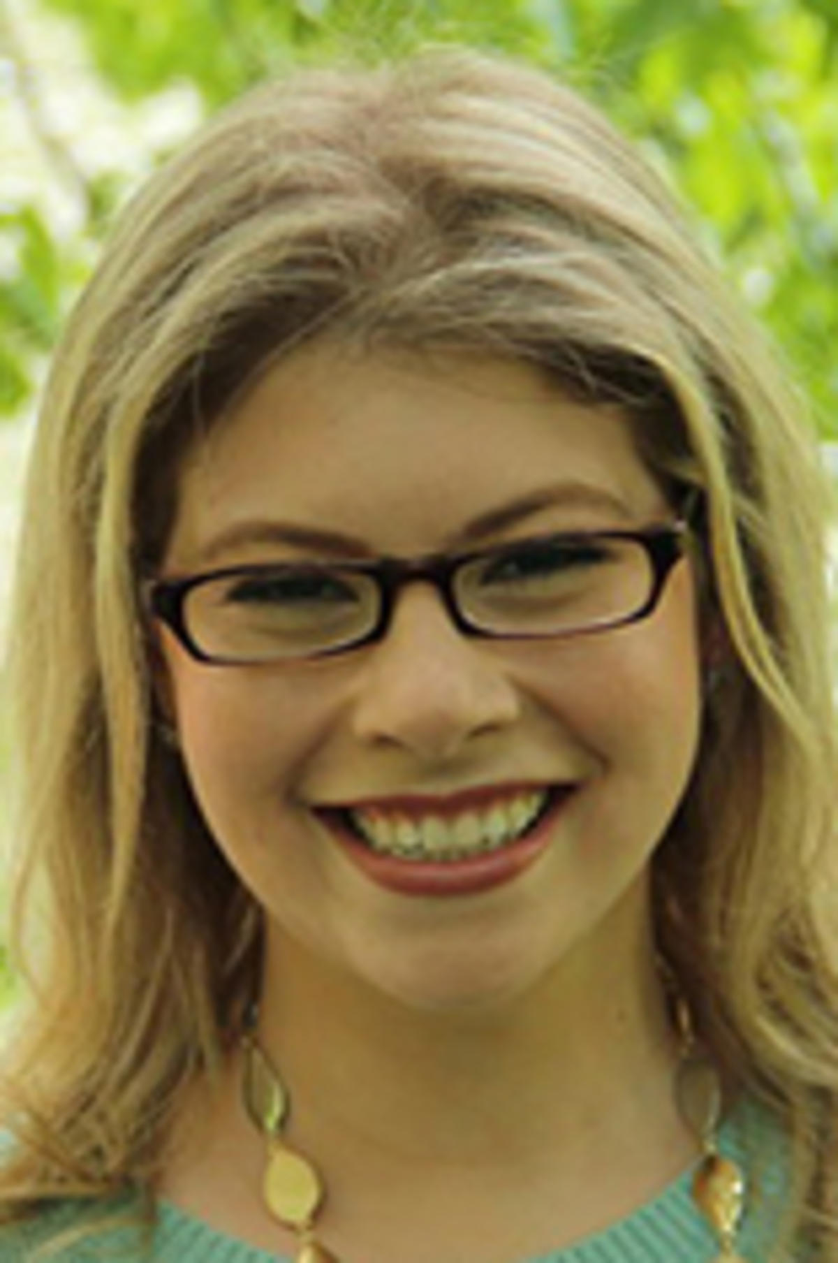 Headshot of Courtney Glashow