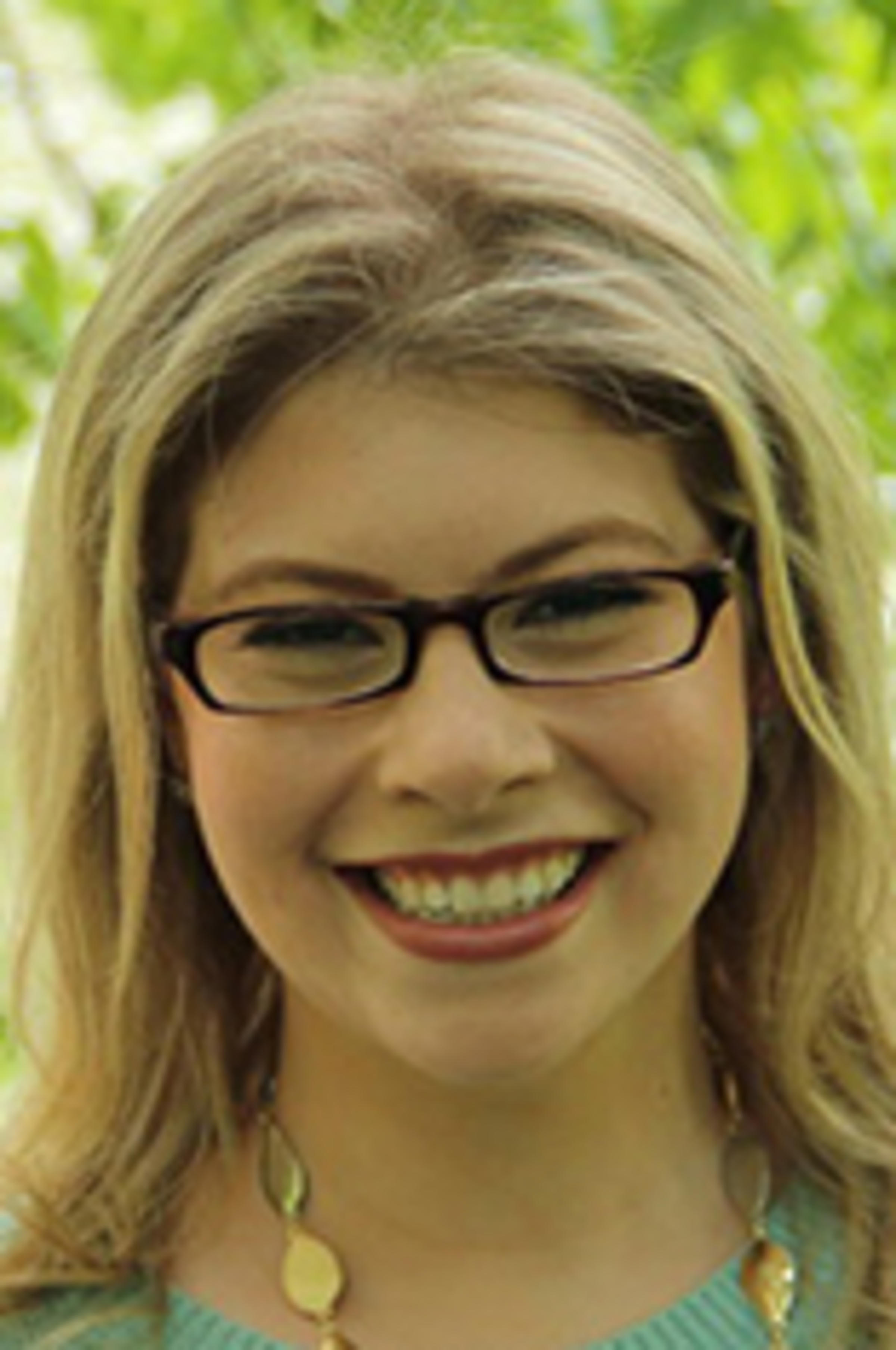 Headshot of Courtney Glashow