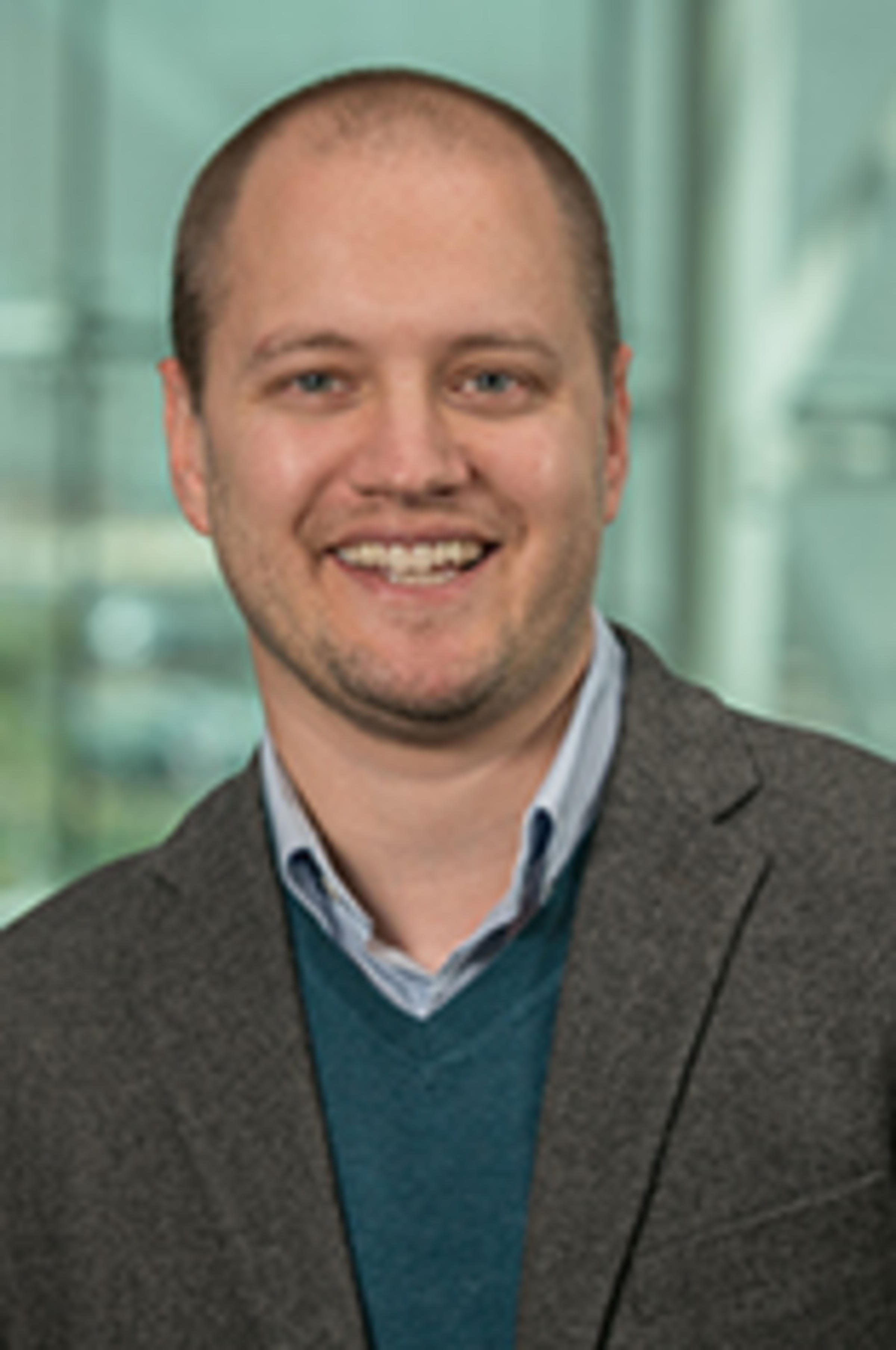 Headshot of Dr. Aron Lindberg