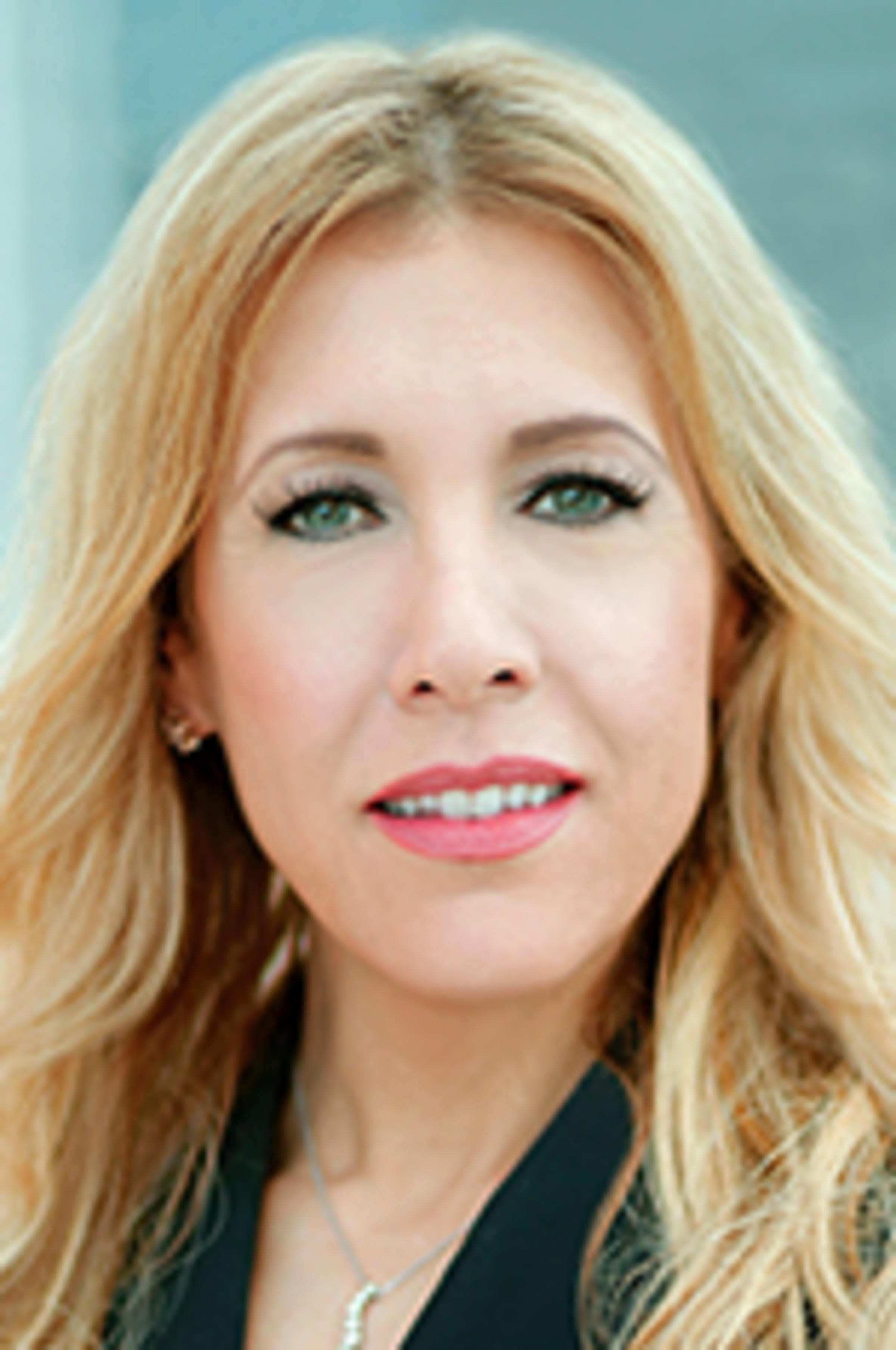 Headshot of Claire Mezzanotte