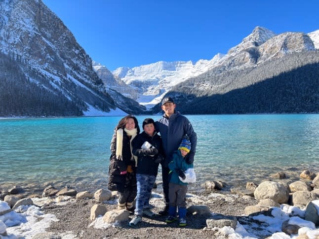 Linh Le and his family