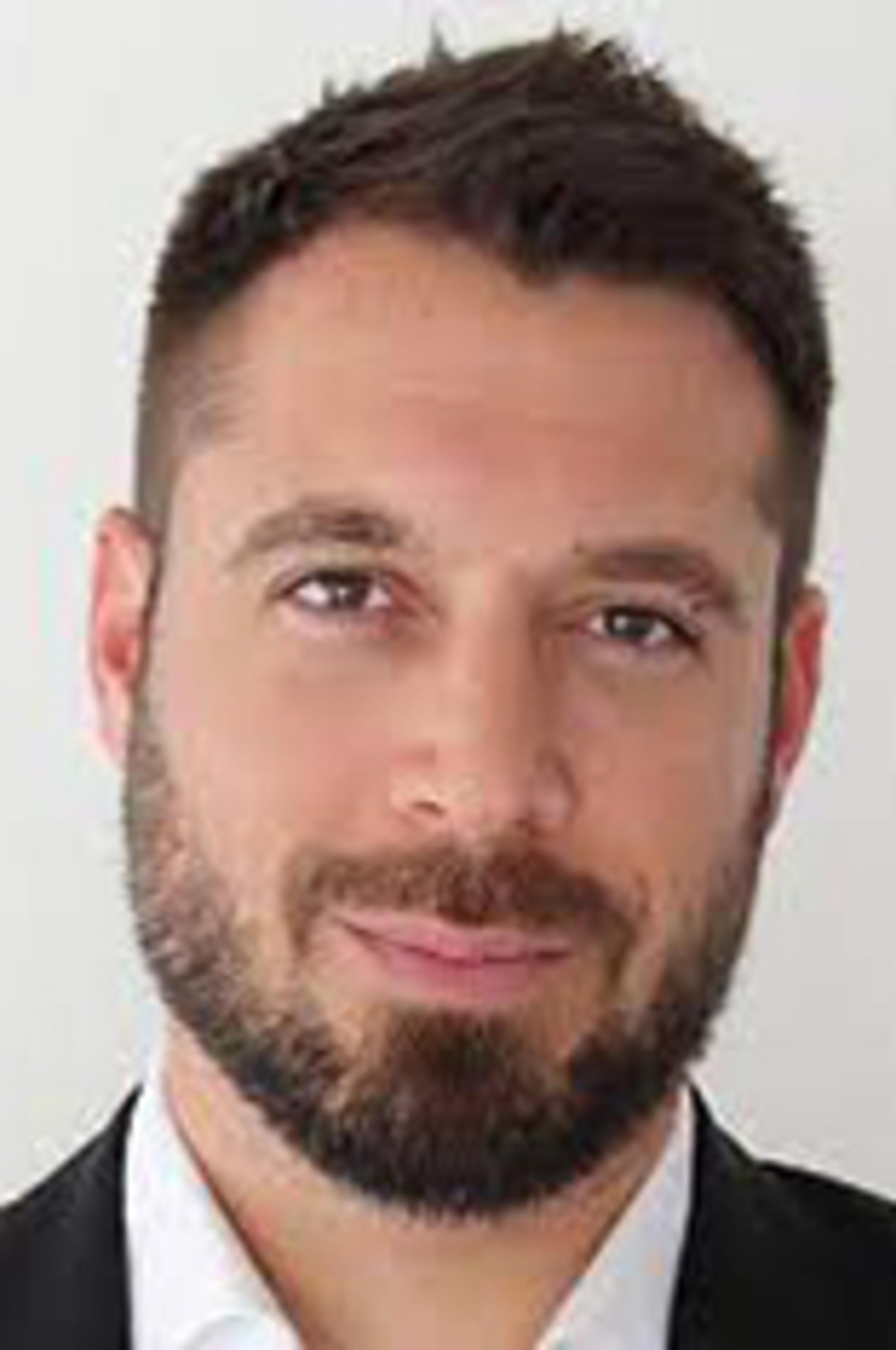 Headshot of Julian Piwowar