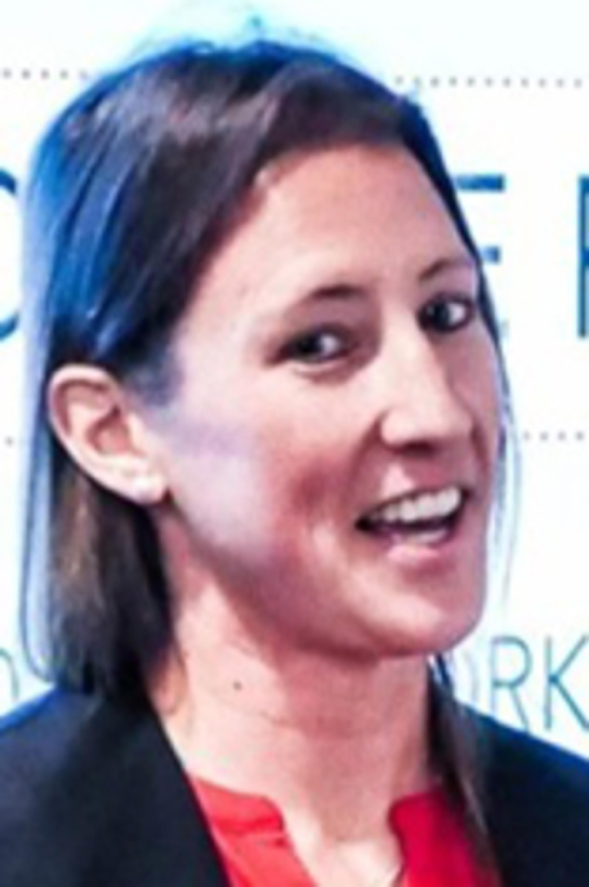 Amy Glowatz headshot