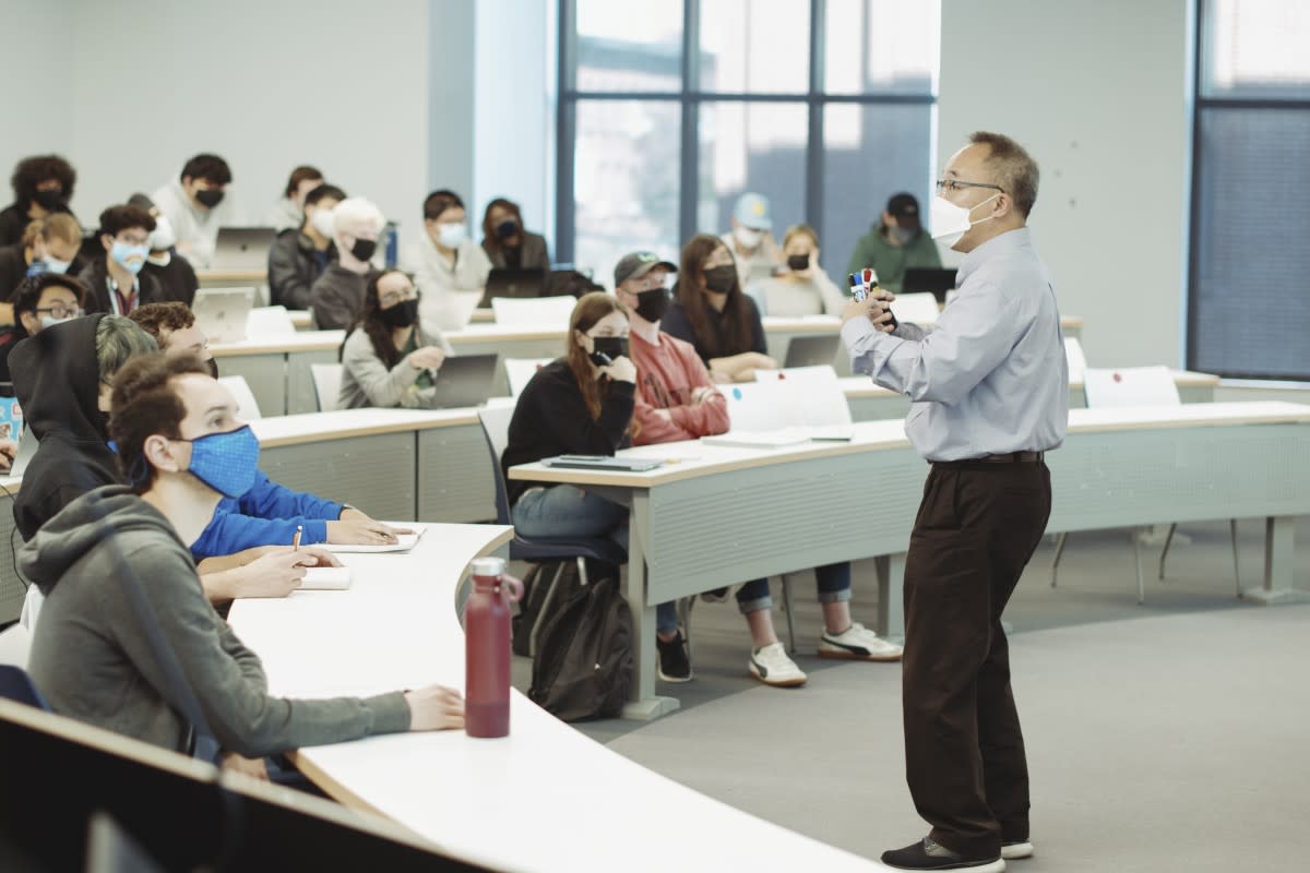 Professor Sam Kim Ph.D. ’05 teaches an undergraduate database management class inside the Addeo Lecture Hall this past fall.